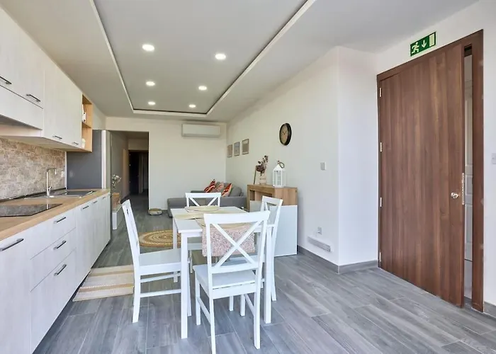 Two Bedroom In Xemxija,