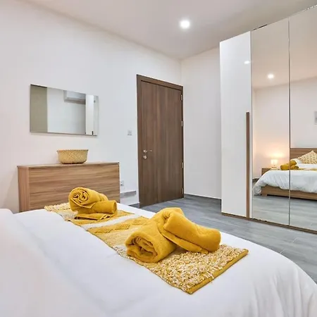 Two Bedroom In Xemxija,