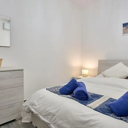 Daire Two Bedroom In Xemxija, St. Paul's Bay