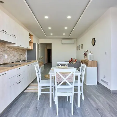 Two Bedroom In Xemxija, Апартаменты Сент-Полс-Бей