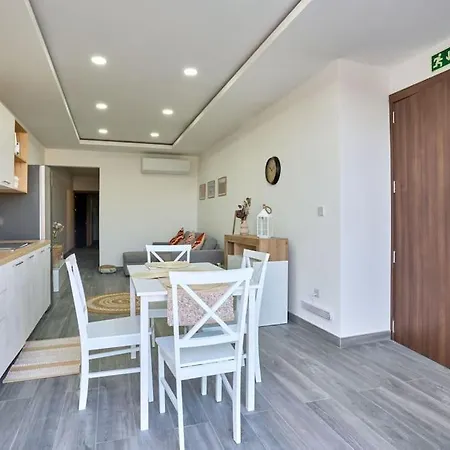 Two Bedroom In Xemxija,