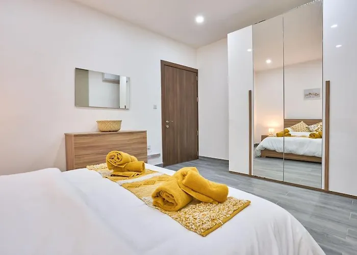 Two Bedroom In Xemxija,