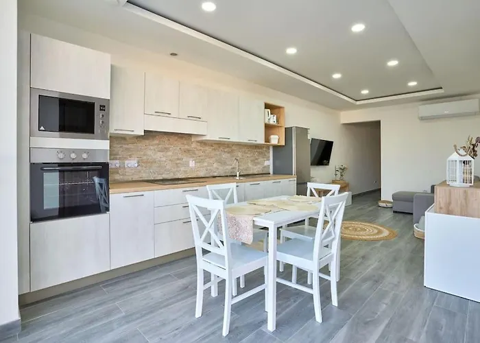 Two Bedroom In Xemxija, Appartement